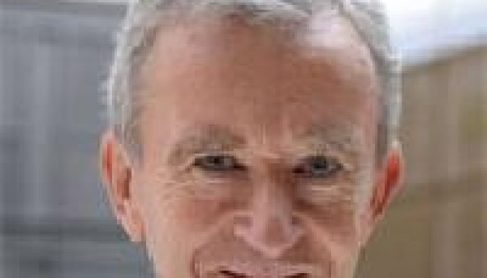 Bernard Arnault kimdir